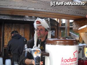 [P21] Pipo, acum pe post de barman » foto by sosso
 - 
<span class="allrVoted glyphicon glyphicon-heart hidden" id="av399859"></span>
<a class="m-l-10 hidden" id="sv399859" onclick="voting_Foto_DelVot(,399859,13604)" role="button">șterge vot <span class="glyphicon glyphicon-remove"></span></a>
<a id="v9399859" class=" c-red"  onclick="voting_Foto_SetVot(399859)" role="button"><span class="glyphicon glyphicon-heart-empty"></span> <b>LIKE</b> = Votează poza</a> <img class="hidden"  id="f399859W9" src="/imagini/loader.gif" border="0" /><span class="AjErrMes hidden" id="e399859ErM"></span>