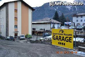 [P07] Vis-a-vis de magazinul cu articole de sport este parcarea subterană pentru turiștii cazați în hotel » foto by sosso
 - 
<span class="allrVoted glyphicon glyphicon-heart hidden" id="av399845"></span>
<a class="m-l-10 hidden" id="sv399845" onclick="voting_Foto_DelVot(,399845,13604)" role="button">șterge vot <span class="glyphicon glyphicon-remove"></span></a>
<a id="v9399845" class=" c-red"  onclick="voting_Foto_SetVot(399845)" role="button"><span class="glyphicon glyphicon-heart-empty"></span> <b>LIKE</b> = Votează poza</a> <img class="hidden"  id="f399845W9" src="/imagini/loader.gif" border="0" /><span class="AjErrMes hidden" id="e399845ErM"></span>