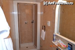 [P09] Baia cu cabină de duș » foto by sosso
 - 
<span class="allrVoted glyphicon glyphicon-heart hidden" id="av399847"></span>
<a class="m-l-10 hidden" id="sv399847" onclick="voting_Foto_DelVot(,399847,13604)" role="button">șterge vot <span class="glyphicon glyphicon-remove"></span></a>
<a id="v9399847" class=" c-red"  onclick="voting_Foto_SetVot(399847)" role="button"><span class="glyphicon glyphicon-heart-empty"></span> <b>LIKE</b> = Votează poza</a> <img class="hidden"  id="f399847W9" src="/imagini/loader.gif" border="0" /><span class="AjErrMes hidden" id="e399847ErM"></span>