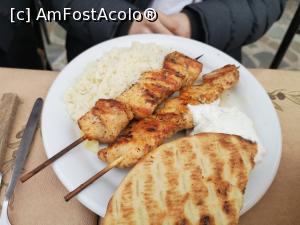 [P20] Taverna Batalogianni; souvlaki de pui » foto by crismis
 - 
<span class="allrVoted glyphicon glyphicon-heart hidden" id="av1079358"></span>
<a class="m-l-10 hidden" id="sv1079358" onclick="voting_Foto_DelVot(,1079358,13618)" role="button">șterge vot <span class="glyphicon glyphicon-remove"></span></a>
<a id="v91079358" class=" c-red"  onclick="voting_Foto_SetVot(1079358)" role="button"><span class="glyphicon glyphicon-heart-empty"></span> <b>LIKE</b> = Votează poza</a> <img class="hidden"  id="f1079358W9" src="/imagini/loader.gif" border="0" /><span class="AjErrMes hidden" id="e1079358ErM"></span>