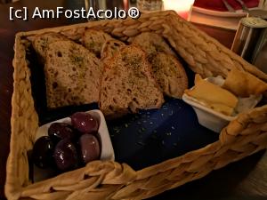 [P03] Restaurant Meteoron Panoramic - pâine și măsline, ca aperitiv » foto by crismis
 - 
<span class="allrVoted glyphicon glyphicon-heart hidden" id="av1079341"></span>
<a class="m-l-10 hidden" id="sv1079341" onclick="voting_Foto_DelVot(,1079341,13618)" role="button">șterge vot <span class="glyphicon glyphicon-remove"></span></a>
<a id="v91079341" class=" c-red"  onclick="voting_Foto_SetVot(1079341)" role="button"><span class="glyphicon glyphicon-heart-empty"></span> <b>LIKE</b> = Votează poza</a> <img class="hidden"  id="f1079341W9" src="/imagini/loader.gif" border="0" /><span class="AjErrMes hidden" id="e1079341ErM"></span>