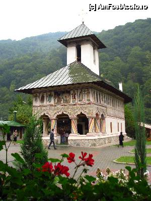 [P46] Mănăstirea Lainici, biserica veche » foto by alexa91
 - 
<span class="allrVoted glyphicon glyphicon-heart hidden" id="av405784"></span>
<a class="m-l-10 hidden" id="sv405784" onclick="voting_Foto_DelVot(,405784,13734)" role="button">șterge vot <span class="glyphicon glyphicon-remove"></span></a>
<a id="v9405784" class=" c-red"  onclick="voting_Foto_SetVot(405784)" role="button"><span class="glyphicon glyphicon-heart-empty"></span> <b>LIKE</b> = Votează poza</a> <img class="hidden"  id="f405784W9" src="/imagini/loader.gif" border="0" /><span class="AjErrMes hidden" id="e405784ErM"></span>