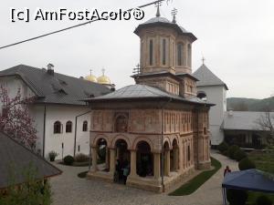 [P45] Mănăstirea Dintr-un Lemn, Frâncești - biserica din piatră.  » foto by Aurici
 - 
<span class="allrVoted glyphicon glyphicon-heart hidden" id="av1032259"></span>
<a class="m-l-10 hidden" id="sv1032259" onclick="voting_Foto_DelVot(,1032259,13734)" role="button">șterge vot <span class="glyphicon glyphicon-remove"></span></a>
<a id="v91032259" class=" c-red"  onclick="voting_Foto_SetVot(1032259)" role="button"><span class="glyphicon glyphicon-heart-empty"></span> <b>LIKE</b> = Votează poza</a> <img class="hidden"  id="f1032259W9" src="/imagini/loader.gif" border="0" /><span class="AjErrMes hidden" id="e1032259ErM"></span>