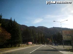 [P15] Poiana Brasov, locul unde cred ca se vor inchiria in curand aparate de respirat aerul contra cost. Tot ce se vede inainte/inapoi/dreapta/ stanga este contra cost inclusiv o banda din drumul principal este transformata in parcare-spic punand in pericol circulatia pe doua sensuri. Am plecat imediat.  » foto by Albinoium
 - 
<span class="allrVoted glyphicon glyphicon-heart hidden" id="av689383"></span>
<a class="m-l-10 hidden" id="sv689383" onclick="voting_Foto_DelVot(,689383,13755)" role="button">șterge vot <span class="glyphicon glyphicon-remove"></span></a>
<a id="v9689383" class=" c-red"  onclick="voting_Foto_SetVot(689383)" role="button"><span class="glyphicon glyphicon-heart-empty"></span> <b>LIKE</b> = Votează poza</a> <img class="hidden"  id="f689383W9" src="/imagini/loader.gif" border="0" /><span class="AjErrMes hidden" id="e689383ErM"></span>