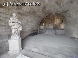 [P35] Podul Saint-Benezeth; capela (și o lucrare de Othoniel pe fundal) » foto by crismis
 - 
<span class="allrVoted glyphicon glyphicon-heart hidden" id="av1526817"></span>
<a class="m-l-10 hidden" id="sv1526817" onclick="voting_Foto_DelVot(,1526817,13769)" role="button">șterge vot <span class="glyphicon glyphicon-remove"></span></a>
<a id="v91526817" class=" c-red"  onclick="voting_Foto_SetVot(1526817)" role="button"><span class="glyphicon glyphicon-heart-empty"></span> <b>LIKE</b> = Votează poza</a> <img class="hidden"  id="f1526817W9" src="/imagini/loader.gif" border="0" /><span class="AjErrMes hidden" id="e1526817ErM"></span>