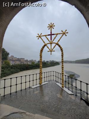 [P37] Podul Saint-Benezeth (și altă lucrare a lui Othoniel) » foto by crismis
 - 
<span class="allrVoted glyphicon glyphicon-heart hidden" id="av1526819"></span>
<a class="m-l-10 hidden" id="sv1526819" onclick="voting_Foto_DelVot(,1526819,13769)" role="button">șterge vot <span class="glyphicon glyphicon-remove"></span></a>
<a id="v91526819" class=" c-red"  onclick="voting_Foto_SetVot(1526819)" role="button"><span class="glyphicon glyphicon-heart-empty"></span> <b>LIKE</b> = Votează poza</a> <img class="hidden"  id="f1526819W9" src="/imagini/loader.gif" border="0" /><span class="AjErrMes hidden" id="e1526819ErM"></span>