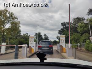 [P46] Pont du Gard; intrarea în parcare » foto by crismis
 - 
<span class="allrVoted glyphicon glyphicon-heart hidden" id="av1526828"></span>
<a class="m-l-10 hidden" id="sv1526828" onclick="voting_Foto_DelVot(,1526828,13769)" role="button">șterge vot <span class="glyphicon glyphicon-remove"></span></a>
<a id="v91526828" class=" c-red"  onclick="voting_Foto_SetVot(1526828)" role="button"><span class="glyphicon glyphicon-heart-empty"></span> <b>LIKE</b> = Votează poza</a> <img class="hidden"  id="f1526828W9" src="/imagini/loader.gif" border="0" /><span class="AjErrMes hidden" id="e1526828ErM"></span>