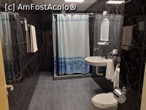 [P04] Baie apartament » foto by Roxydel
 - 
<span class="allrVoted glyphicon glyphicon-heart hidden" id="av1246854"></span>
<a class="m-l-10 hidden" id="sv1246854" onclick="voting_Foto_DelVot(,1246854,13770)" role="button">șterge vot <span class="glyphicon glyphicon-remove"></span></a>
<a id="v91246854" class=" c-red"  onclick="voting_Foto_SetVot(1246854)" role="button"><span class="glyphicon glyphicon-heart-empty"></span> <b>LIKE</b> = Votează poza</a> <img class="hidden"  id="f1246854W9" src="/imagini/loader.gif" border="0" /><span class="AjErrMes hidden" id="e1246854ErM"></span>