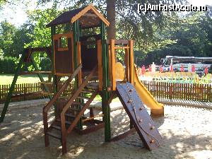 [P20] Teren de joaca kinderi » foto by dune
 - 
<span class="allrVoted glyphicon glyphicon-heart hidden" id="av673114"></span>
<a class="m-l-10 hidden" id="sv673114" onclick="voting_Foto_DelVot(,673114,13770)" role="button">șterge vot <span class="glyphicon glyphicon-remove"></span></a>
<a id="v9673114" class=" c-red"  onclick="voting_Foto_SetVot(673114)" role="button"><span class="glyphicon glyphicon-heart-empty"></span> <b>LIKE</b> = Votează poza</a> <img class="hidden"  id="f673114W9" src="/imagini/loader.gif" border="0" /><span class="AjErrMes hidden" id="e673114ErM"></span>
