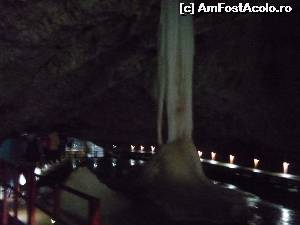 [P13] Peștera Scărișoara. Coloana de gheață din mijlocul peșterii » foto by FlorinAndrei
 - 
<span class="allrVoted glyphicon glyphicon-heart hidden" id="av620370"></span>
<a class="m-l-10 hidden" id="sv620370" onclick="voting_Foto_DelVot(,620370,13782)" role="button">șterge vot <span class="glyphicon glyphicon-remove"></span></a>
<a id="v9620370" class=" c-red"  onclick="voting_Foto_SetVot(620370)" role="button"><span class="glyphicon glyphicon-heart-empty"></span> <b>LIKE</b> = Votează poza</a> <img class="hidden"  id="f620370W9" src="/imagini/loader.gif" border="0" /><span class="AjErrMes hidden" id="e620370ErM"></span>