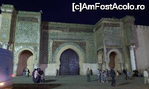 [P01] Poarta Bab Mansour, in prima seara.  » foto by alinaro
 - 
<span class="allrVoted glyphicon glyphicon-heart hidden" id="av666291"></span>
<a class="m-l-10 hidden" id="sv666291" onclick="voting_Foto_DelVot(,666291,13898)" role="button">șterge vot <span class="glyphicon glyphicon-remove"></span></a>
<a id="v9666291" class=" c-red"  onclick="voting_Foto_SetVot(666291)" role="button"><span class="glyphicon glyphicon-heart-empty"></span> <b>LIKE</b> = Votează poza</a> <img class="hidden"  id="f666291W9" src="/imagini/loader.gif" border="0" /><span class="AjErrMes hidden" id="e666291ErM"></span>