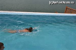 [P02] Copilul la piscina prnsiunii » foto by Tarnovean*
 - 
<span class="allrVoted glyphicon glyphicon-heart hidden" id="av549357"></span>
<a class="m-l-10 hidden" id="sv549357" onclick="voting_Foto_DelVot(,549357,14031)" role="button">șterge vot <span class="glyphicon glyphicon-remove"></span></a>
<a id="v9549357" class=" c-red"  onclick="voting_Foto_SetVot(549357)" role="button"><span class="glyphicon glyphicon-heart-empty"></span> <b>LIKE</b> = Votează poza</a> <img class="hidden"  id="f549357W9" src="/imagini/loader.gif" border="0" /><span class="AjErrMes hidden" id="e549357ErM"></span>