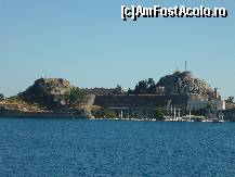 [P08] Portul vechi din Corfu Town. Aici, de Paste se petrec niste lucruri nemaintalnite, pe care o sa le povestesc intr-un review viitor.  » foto by lidiacojea
 - 
<span class="allrVoted glyphicon glyphicon-heart hidden" id="av419218"></span>
<a class="m-l-10 hidden" id="sv419218" onclick="voting_Foto_DelVot(,419218,14123)" role="button">șterge vot <span class="glyphicon glyphicon-remove"></span></a>
<a id="v9419218" class=" c-red"  onclick="voting_Foto_SetVot(419218)" role="button"><span class="glyphicon glyphicon-heart-empty"></span> <b>LIKE</b> = Votează poza</a> <img class="hidden"  id="f419218W9" src="/imagini/loader.gif" border="0" /><span class="AjErrMes hidden" id="e419218ErM"></span>