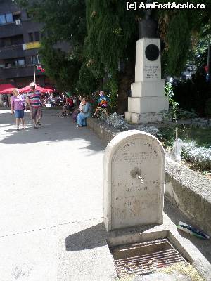 [P16] fantana si statuia generalului din curtea bisericii » foto by amero
 - 
<span class="allrVoted glyphicon glyphicon-heart hidden" id="av653065"></span>
<a class="m-l-10 hidden" id="sv653065" onclick="voting_Foto_DelVot(,653065,14175)" role="button">șterge vot <span class="glyphicon glyphicon-remove"></span></a>
<a id="v9653065" class=" c-red"  onclick="voting_Foto_SetVot(653065)" role="button"><span class="glyphicon glyphicon-heart-empty"></span> <b>LIKE</b> = Votează poza</a> <img class="hidden"  id="f653065W9" src="/imagini/loader.gif" border="0" /><span class="AjErrMes hidden" id="e653065ErM"></span>