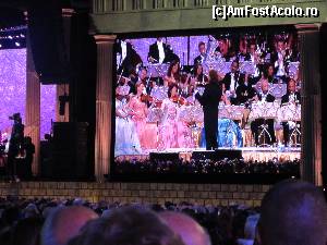 [P11] Dirijorul Andre Rieu » foto by Michi
 - 
<span class="allrVoted glyphicon glyphicon-heart hidden" id="av626471"></span>
<a class="m-l-10 hidden" id="sv626471" onclick="voting_Foto_DelVot(,626471,14175)" role="button">șterge vot <span class="glyphicon glyphicon-remove"></span></a>
<a id="v9626471" class=" c-red"  onclick="voting_Foto_SetVot(626471)" role="button"><span class="glyphicon glyphicon-heart-empty"></span> <b>LIKE</b> = Votează poza</a> <img class="hidden"  id="f626471W9" src="/imagini/loader.gif" border="0" /><span class="AjErrMes hidden" id="e626471ErM"></span>