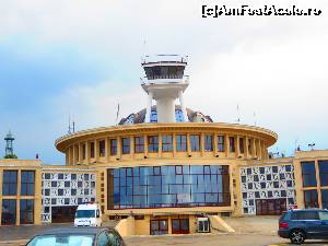 [P22] Corpul central al Aeroportului Băneasa.  » foto by tata123 🔱
 - 
<span class="allrVoted glyphicon glyphicon-heart hidden" id="av628112"></span>
<a class="m-l-10 hidden" id="sv628112" onclick="voting_Foto_DelVot(,628112,14175)" role="button">șterge vot <span class="glyphicon glyphicon-remove"></span></a>
<a id="v9628112" class=" c-red"  onclick="voting_Foto_SetVot(628112)" role="button"><span class="glyphicon glyphicon-heart-empty"></span> <b>LIKE</b> = Votează poza</a> <img class="hidden"  id="f628112W9" src="/imagini/loader.gif" border="0" /><span class="AjErrMes hidden" id="e628112ErM"></span>