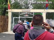 [P01] Zoo Oradea - o mică parte din rândul de la intrare.  » foto by creivean
 - 
<span class="allrVoted glyphicon glyphicon-heart hidden" id="av422779"></span>
<a class="m-l-10 hidden" id="sv422779" onclick="voting_Foto_DelVot(,422779,14194)" role="button">șterge vot <span class="glyphicon glyphicon-remove"></span></a>
<a id="v9422779" class=" c-red"  onclick="voting_Foto_SetVot(422779)" role="button"><span class="glyphicon glyphicon-heart-empty"></span> <b>LIKE</b> = Votează poza</a> <img class="hidden"  id="f422779W9" src="/imagini/loader.gif" border="0" /><span class="AjErrMes hidden" id="e422779ErM"></span>
