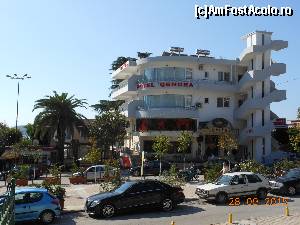 [P14] Sarandë - Hotel Qendra în plin centrul oraşului.  » foto by iulianic
 - 
<span class="allrVoted glyphicon glyphicon-heart hidden" id="av687785"></span>
<a class="m-l-10 hidden" id="sv687785" onclick="voting_Foto_DelVot(,687785,14195)" role="button">șterge vot <span class="glyphicon glyphicon-remove"></span></a>
<a id="v9687785" class=" c-red"  onclick="voting_Foto_SetVot(687785)" role="button"><span class="glyphicon glyphicon-heart-empty"></span> <b>LIKE</b> = Votează poza</a> <img class="hidden"  id="f687785W9" src="/imagini/loader.gif" border="0" /><span class="AjErrMes hidden" id="e687785ErM"></span>