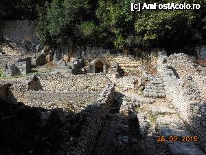 [P15] Butrint - Rămăşiţe de construcţii din perioada romană.  » foto by iulianic
 - 
<span class="allrVoted glyphicon glyphicon-heart hidden" id="av689455"></span>
<a class="m-l-10 hidden" id="sv689455" onclick="voting_Foto_DelVot(,689455,14195)" role="button">șterge vot <span class="glyphicon glyphicon-remove"></span></a>
<a id="v9689455" class=" c-red"  onclick="voting_Foto_SetVot(689455)" role="button"><span class="glyphicon glyphicon-heart-empty"></span> <b>LIKE</b> = Votează poza</a> <img class="hidden"  id="f689455W9" src="/imagini/loader.gif" border="0" /><span class="AjErrMes hidden" id="e689455ErM"></span>