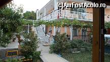 [P01] Vila Romantika: curtea » foto by dan sorin
 - 
<span class="allrVoted glyphicon glyphicon-heart hidden" id="av424220"></span>
<a class="m-l-10 hidden" id="sv424220" onclick="voting_Foto_DelVot(,424220,14231)" role="button">șterge vot <span class="glyphicon glyphicon-remove"></span></a>
<a id="v9424220" class=" c-red"  onclick="voting_Foto_SetVot(424220)" role="button"><span class="glyphicon glyphicon-heart-empty"></span> <b>LIKE</b> = Votează poza</a> <img class="hidden"  id="f424220W9" src="/imagini/loader.gif" border="0" /><span class="AjErrMes hidden" id="e424220ErM"></span>