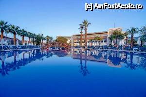 [P25] Piscina » foto by lilyolt
 - 
<span class="allrVoted glyphicon glyphicon-heart hidden" id="av515197"></span>
<a class="m-l-10 hidden" id="sv515197" onclick="voting_Foto_DelVot(,515197,14245)" role="button">șterge vot <span class="glyphicon glyphicon-remove"></span></a>
<a id="v9515197" class=" c-red"  onclick="voting_Foto_SetVot(515197)" role="button"><span class="glyphicon glyphicon-heart-empty"></span> <b>LIKE</b> = Votează poza</a> <img class="hidden"  id="f515197W9" src="/imagini/loader.gif" border="0" /><span class="AjErrMes hidden" id="e515197ErM"></span>