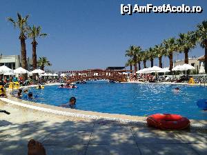 [P04] Piscina » foto by lilyolt
 - 
<span class="allrVoted glyphicon glyphicon-heart hidden" id="av515176"></span>
<a class="m-l-10 hidden" id="sv515176" onclick="voting_Foto_DelVot(,515176,14245)" role="button">șterge vot <span class="glyphicon glyphicon-remove"></span></a>
<a id="v9515176" class=" c-red"  onclick="voting_Foto_SetVot(515176)" role="button"><span class="glyphicon glyphicon-heart-empty"></span> <b>LIKE</b> = Votează poza</a> <img class="hidden"  id="f515176W9" src="/imagini/loader.gif" border="0" /><span class="AjErrMes hidden" id="e515176ErM"></span>