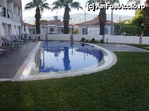 [P09] Una din piscine de langa un corp al resortului » foto by lilyolt
 - 
<span class="allrVoted glyphicon glyphicon-heart hidden" id="av515181"></span>
<a class="m-l-10 hidden" id="sv515181" onclick="voting_Foto_DelVot(,515181,14245)" role="button">șterge vot <span class="glyphicon glyphicon-remove"></span></a>
<a id="v9515181" class=" c-red"  onclick="voting_Foto_SetVot(515181)" role="button"><span class="glyphicon glyphicon-heart-empty"></span> <b>LIKE</b> = Votează poza</a> <img class="hidden"  id="f515181W9" src="/imagini/loader.gif" border="0" /><span class="AjErrMes hidden" id="e515181ErM"></span>