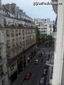 [P06] Vedere de la fereastra, in fata cu luminile alea rosii se vede Hard Rock Caffe si Bulevardul Montmartre » foto by popescuionut
 - 
<span class="allrVoted glyphicon glyphicon-heart hidden" id="av425191"></span>
<a class="m-l-10 hidden" id="sv425191" onclick="voting_Foto_DelVot(,425191,14254)" role="button">șterge vot <span class="glyphicon glyphicon-remove"></span></a>
<a id="v9425191" class=" c-red"  onclick="voting_Foto_SetVot(425191)" role="button"><span class="glyphicon glyphicon-heart-empty"></span> <b>LIKE</b> = Votează poza</a> <img class="hidden"  id="f425191W9" src="/imagini/loader.gif" border="0" /><span class="AjErrMes hidden" id="e425191ErM"></span>
