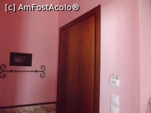 [P18] Cuierul aflat în spatele uşii » foto by irinad
 - 
<span class="allrVoted glyphicon glyphicon-heart hidden" id="av818887"></span>
<a class="m-l-10 hidden" id="sv818887" onclick="voting_Foto_DelVot(,818887,14274)" role="button">șterge vot <span class="glyphicon glyphicon-remove"></span></a>
<a id="v9818887" class=" c-red"  onclick="voting_Foto_SetVot(818887)" role="button"><span class="glyphicon glyphicon-heart-empty"></span> <b>LIKE</b> = Votează poza</a> <img class="hidden"  id="f818887W9" src="/imagini/loader.gif" border="0" /><span class="AjErrMes hidden" id="e818887ErM"></span>