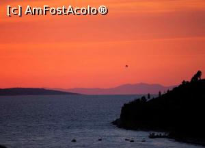 [P19] Un temerar face parasailing în lumina apusului » foto by BOGDAN DSN
 - 
<span class="allrVoted glyphicon glyphicon-heart hidden" id="av1286873"></span>
<a class="m-l-10 hidden" id="sv1286873" onclick="voting_Foto_DelVot(,1286873,14336)" role="button">șterge vot <span class="glyphicon glyphicon-remove"></span></a>
<a id="v91286873" class=" c-red"  onclick="voting_Foto_SetVot(1286873)" role="button"><span class="glyphicon glyphicon-heart-empty"></span> <b>LIKE</b> = Votează poza</a> <img class="hidden"  id="f1286873W9" src="/imagini/loader.gif" border="0" /><span class="AjErrMes hidden" id="e1286873ErM"></span>