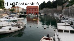 [P51] Mic port în fața porții prin care am intrat în vechiul Zadar.  » foto by Aurici
 - 
<span class="allrVoted glyphicon glyphicon-heart hidden" id="av1025250"></span>
<a class="m-l-10 hidden" id="sv1025250" onclick="voting_Foto_DelVot(,1025250,14336)" role="button">șterge vot <span class="glyphicon glyphicon-remove"></span></a>
<a id="v91025250" class=" c-red"  onclick="voting_Foto_SetVot(1025250)" role="button"><span class="glyphicon glyphicon-heart-empty"></span> <b>LIKE</b> = Votează poza</a> <img class="hidden"  id="f1025250W9" src="/imagini/loader.gif" border="0" /><span class="AjErrMes hidden" id="e1025250ErM"></span>