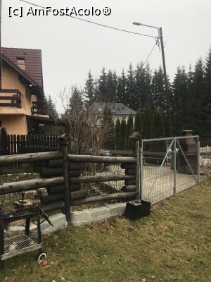 [P07] Grătarul văzut din afara curții » foto by krisstinna
 - 
<span class="allrVoted glyphicon glyphicon-heart hidden" id="av1216716"></span>
<a class="m-l-10 hidden" id="sv1216716" onclick="voting_Foto_DelVot(,1216716,14401)" role="button">șterge vot <span class="glyphicon glyphicon-remove"></span></a>
<a id="v91216716" class=" c-red"  onclick="voting_Foto_SetVot(1216716)" role="button"><span class="glyphicon glyphicon-heart-empty"></span> <b>LIKE</b> = Votează poza</a> <img class="hidden"  id="f1216716W9" src="/imagini/loader.gif" border="0" /><span class="AjErrMes hidden" id="e1216716ErM"></span>