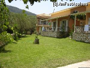 [P05] peluza din spate si celelalte vile » foto by VYK_CIVIC
 - 
<span class="allrVoted glyphicon glyphicon-heart hidden" id="av432751"></span>
<a class="m-l-10 hidden" id="sv432751" onclick="voting_Foto_DelVot(,432751,14418)" role="button">șterge vot <span class="glyphicon glyphicon-remove"></span></a>
<a id="v9432751" class=" c-red"  onclick="voting_Foto_SetVot(432751)" role="button"><span class="glyphicon glyphicon-heart-empty"></span> <b>LIKE</b> = Votează poza</a> <img class="hidden"  id="f432751W9" src="/imagini/loader.gif" border="0" /><span class="AjErrMes hidden" id="e432751ErM"></span>