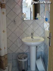 [P24] Tot baia de la apartamentul prezentat de Eric din cadrul hotelului sau, Eric the king » foto by ileanaxperta*
 - 
<span class="allrVoted glyphicon glyphicon-heart hidden" id="av168658"></span>
<a class="m-l-10 hidden" id="sv168658" onclick="voting_Foto_DelVot(,168658,14421)" role="button">șterge vot <span class="glyphicon glyphicon-remove"></span></a>
<a id="v9168658" class=" c-red"  onclick="voting_Foto_SetVot(168658)" role="button"><span class="glyphicon glyphicon-heart-empty"></span> <b>LIKE</b> = Votează poza</a> <img class="hidden"  id="f168658W9" src="/imagini/loader.gif" border="0" /><span class="AjErrMes hidden" id="e168658ErM"></span>