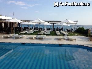[P11] Piscina și șezlongurile free... program piscină 11:30 - 18:00, apa curată, copii s-au bălăcit de 2 ori...  » foto by Nasshu
 - 
<span class="allrVoted glyphicon glyphicon-heart hidden" id="av439404"></span>
<a class="m-l-10 hidden" id="sv439404" onclick="voting_Foto_DelVot(,439404,14425)" role="button">șterge vot <span class="glyphicon glyphicon-remove"></span></a>
<a id="v9439404" class=" c-red"  onclick="voting_Foto_SetVot(439404)" role="button"><span class="glyphicon glyphicon-heart-empty"></span> <b>LIKE</b> = Votează poza</a> <img class="hidden"  id="f439404W9" src="/imagini/loader.gif" border="0" /><span class="AjErrMes hidden" id="e439404ErM"></span>