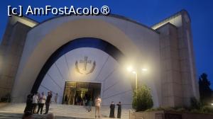 [P19] Catedrala Nationala Invierea Domnului, simbolul bisericii ortodoxe a Albaniei, a fost construita pe locul unei biserici vechi din anul 1865, inchisa in 1967 de regimului comunist. Are forma unei rotonde, care simbolizeaza ideea timpului fara sfarsit. » foto by geani anto
 - 
<span class="allrVoted glyphicon glyphicon-heart hidden" id="av1531367"></span>
<a class="m-l-10 hidden" id="sv1531367" onclick="voting_Foto_DelVot(,1531367,14472)" role="button">șterge vot <span class="glyphicon glyphicon-remove"></span></a>
<a id="v91531367" class=" c-red"  onclick="voting_Foto_SetVot(1531367)" role="button"><span class="glyphicon glyphicon-heart-empty"></span> <b>LIKE</b> = Votează poza</a> <img class="hidden"  id="f1531367W9" src="/imagini/loader.gif" border="0" /><span class="AjErrMes hidden" id="e1531367ErM"></span>