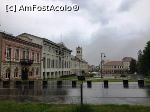 [P36] Piața Libertății &icirc;n ploaie » foto by AZE
 - 
<span class="allrVoted glyphicon glyphicon-heart hidden" id="av1330213"></span>
<a class="m-l-10 hidden" id="sv1330213" onclick="voting_Foto_DelVot(,1330213,14513)" role="button">șterge vot <span class="glyphicon glyphicon-remove"></span></a>
<a id="v91330213" class=" c-red"  onclick="voting_Foto_SetVot(1330213)" role="button"><span class="glyphicon glyphicon-heart-empty"></span> <b>LIKE</b> = Votează poza</a> <img class="hidden"  id="f1330213W9" src="/imagini/loader.gif" border="0" /><span class="AjErrMes hidden" id="e1330213ErM"></span>