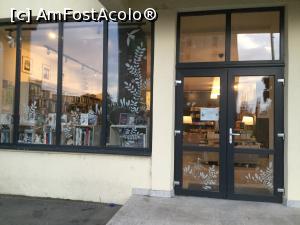 [P05] Sf&acirc;ntu Gheorghe - vitrina frumos ornamentata a unei librarii » foto by mishu
 - 
<span class="allrVoted glyphicon glyphicon-heart hidden" id="av1186053"></span>
<a class="m-l-10 hidden" id="sv1186053" onclick="voting_Foto_DelVot(,1186053,14513)" role="button">șterge vot <span class="glyphicon glyphicon-remove"></span></a>
<a id="v91186053" class=" c-red"  onclick="voting_Foto_SetVot(1186053)" role="button"><span class="glyphicon glyphicon-heart-empty"></span> <b>LIKE</b> = Votează poza</a> <img class="hidden"  id="f1186053W9" src="/imagini/loader.gif" border="0" /><span class="AjErrMes hidden" id="e1186053ErM"></span>