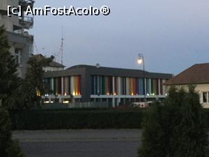 [P95] Sf&acirc;ntu Gheorghe - Seara prin oras, si un cinema plin de culoare » foto by mishu
 - 
<span class="allrVoted glyphicon glyphicon-heart hidden" id="av1186143"></span>
<a class="m-l-10 hidden" id="sv1186143" onclick="voting_Foto_DelVot(,1186143,14513)" role="button">șterge vot <span class="glyphicon glyphicon-remove"></span></a>
<a id="v91186143" class=" c-red"  onclick="voting_Foto_SetVot(1186143)" role="button"><span class="glyphicon glyphicon-heart-empty"></span> <b>LIKE</b> = Votează poza</a> <img class="hidden"  id="f1186143W9" src="/imagini/loader.gif" border="0" /><span class="AjErrMes hidden" id="e1186143ErM"></span>