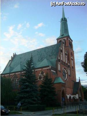 [P09] Biserica St. Peter and Paul din lateral » foto by iccata
 - 
<span class="allrVoted glyphicon glyphicon-heart hidden" id="av446147"></span>
<a class="m-l-10 hidden" id="sv446147" onclick="voting_Foto_DelVot(,446147,14522)" role="button">șterge vot <span class="glyphicon glyphicon-remove"></span></a>
<a id="v9446147" class=" c-red"  onclick="voting_Foto_SetVot(446147)" role="button"><span class="glyphicon glyphicon-heart-empty"></span> <b>LIKE</b> = Votează poza</a> <img class="hidden"  id="f446147W9" src="/imagini/loader.gif" border="0" /><span class="AjErrMes hidden" id="e446147ErM"></span>
