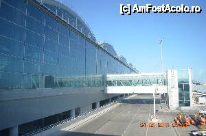 [P02] Aeroportul Alicante » foto by fregata
 - 
<span class="allrVoted glyphicon glyphicon-heart hidden" id="av437105"></span>
<a class="m-l-10 hidden" id="sv437105" onclick="voting_Foto_DelVot(,437105,14534)" role="button">șterge vot <span class="glyphicon glyphicon-remove"></span></a>
<a id="v9437105" class=" c-red"  onclick="voting_Foto_SetVot(437105)" role="button"><span class="glyphicon glyphicon-heart-empty"></span> <b>LIKE</b> = Votează poza</a> <img class="hidden"  id="f437105W9" src="/imagini/loader.gif" border="0" /><span class="AjErrMes hidden" id="e437105ErM"></span>