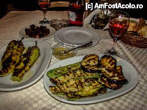 [P25] O cina servita la taverna Pantazis » foto by Muffin2009*
 - 
<span class="allrVoted glyphicon glyphicon-heart hidden" id="av438252"></span>
<a class="m-l-10 hidden" id="sv438252" onclick="voting_Foto_DelVot(,438252,14564)" role="button">șterge vot <span class="glyphicon glyphicon-remove"></span></a>
<a id="v9438252" class=" c-red"  onclick="voting_Foto_SetVot(438252)" role="button"><span class="glyphicon glyphicon-heart-empty"></span> <b>LIKE</b> = Votează poza</a> <img class="hidden"  id="f438252W9" src="/imagini/loader.gif" border="0" /><span class="AjErrMes hidden" id="e438252ErM"></span>