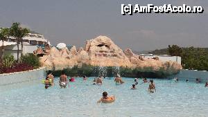[P09] Piscina cu valuri din aqua-park » foto by sorineatza
 - 
<span class="allrVoted glyphicon glyphicon-heart hidden" id="av462974"></span>
<a class="m-l-10 hidden" id="sv462974" onclick="voting_Foto_DelVot(,462974,14659)" role="button">șterge vot <span class="glyphicon glyphicon-remove"></span></a>
<a id="v9462974" class=" c-red"  onclick="voting_Foto_SetVot(462974)" role="button"><span class="glyphicon glyphicon-heart-empty"></span> <b>LIKE</b> = Votează poza</a> <img class="hidden"  id="f462974W9" src="/imagini/loader.gif" border="0" /><span class="AjErrMes hidden" id="e462974ErM"></span>