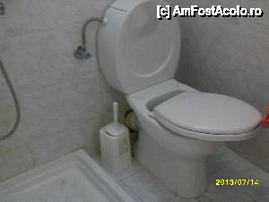 [P19] In camera8 capul de la wc era rupt » foto by flori_floricika
 - 
<span class="allrVoted glyphicon glyphicon-heart hidden" id="av442099"></span>
<a class="m-l-10 hidden" id="sv442099" onclick="voting_Foto_DelVot(,442099,14661)" role="button">șterge vot <span class="glyphicon glyphicon-remove"></span></a>
<a id="v9442099" class=" c-red"  onclick="voting_Foto_SetVot(442099)" role="button"><span class="glyphicon glyphicon-heart-empty"></span> <b>LIKE</b> = Votează poza</a> <img class="hidden"  id="f442099W9" src="/imagini/loader.gif" border="0" /><span class="AjErrMes hidden" id="e442099ErM"></span>