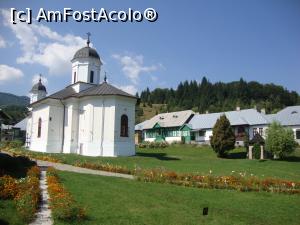 [P25] Vizita noastră se apropie de final. Vrem să bem câte o gură de apă rece de la fântâna din partea dreaptă a imaginii. » foto by Floryn81
 - 
<span class="allrVoted glyphicon glyphicon-heart hidden" id="av731386"></span>
<a class="m-l-10 hidden" id="sv731386" onclick="voting_Foto_DelVot(,731386,14664)" role="button">șterge vot <span class="glyphicon glyphicon-remove"></span></a>
<a id="v9731386" class=" c-red"  onclick="voting_Foto_SetVot(731386)" role="button"><span class="glyphicon glyphicon-heart-empty"></span> <b>LIKE</b> = Votează poza</a> <img class="hidden"  id="f731386W9" src="/imagini/loader.gif" border="0" /><span class="AjErrMes hidden" id="e731386ErM"></span>