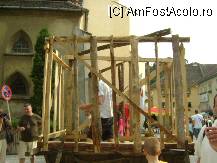 [P12] Festivalul Medieval Sighisoara - Cusca Condamnatilor » foto by biancuta
 - 
<span class="allrVoted glyphicon glyphicon-heart hidden" id="av103318"></span>
<a class="m-l-10 hidden" id="sv103318" onclick="voting_Foto_DelVot(,103318,14670)" role="button">șterge vot <span class="glyphicon glyphicon-remove"></span></a>
<a id="v9103318" class=" c-red"  onclick="voting_Foto_SetVot(103318)" role="button"><span class="glyphicon glyphicon-heart-empty"></span> <b>LIKE</b> = Votează poza</a> <img class="hidden"  id="f103318W9" src="/imagini/loader.gif" border="0" /><span class="AjErrMes hidden" id="e103318ErM"></span>