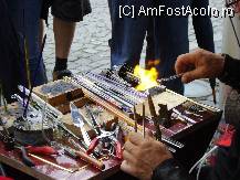 [P15] Festivalul Medieval Sighisoara - in timpul prelucrarii sticlei » foto by biancuta
 - 
<span class="allrVoted glyphicon glyphicon-heart hidden" id="av103321"></span>
<a class="m-l-10 hidden" id="sv103321" onclick="voting_Foto_DelVot(,103321,14670)" role="button">șterge vot <span class="glyphicon glyphicon-remove"></span></a>
<a id="v9103321" class=" c-red"  onclick="voting_Foto_SetVot(103321)" role="button"><span class="glyphicon glyphicon-heart-empty"></span> <b>LIKE</b> = Votează poza</a> <img class="hidden"  id="f103321W9" src="/imagini/loader.gif" border="0" /><span class="AjErrMes hidden" id="e103321ErM"></span>