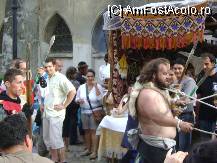 [P16] Festivalul Medieval Sighisoara - venirea condamnatului » foto by biancuta
 - 
<span class="allrVoted glyphicon glyphicon-heart hidden" id="av103322"></span>
<a class="m-l-10 hidden" id="sv103322" onclick="voting_Foto_DelVot(,103322,14670)" role="button">șterge vot <span class="glyphicon glyphicon-remove"></span></a>
<a id="v9103322" class=" c-red"  onclick="voting_Foto_SetVot(103322)" role="button"><span class="glyphicon glyphicon-heart-empty"></span> <b>LIKE</b> = Votează poza</a> <img class="hidden"  id="f103322W9" src="/imagini/loader.gif" border="0" /><span class="AjErrMes hidden" id="e103322ErM"></span>