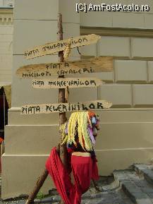 [P02] Festivalul Medieval Sighisoara - indicatoarele din cetate » foto by biancuta
 - 
<span class="allrVoted glyphicon glyphicon-heart hidden" id="av103306"></span>
<a class="m-l-10 hidden" id="sv103306" onclick="voting_Foto_DelVot(,103306,14670)" role="button">șterge vot <span class="glyphicon glyphicon-remove"></span></a>
<a id="v9103306" class=" c-red"  onclick="voting_Foto_SetVot(103306)" role="button"><span class="glyphicon glyphicon-heart-empty"></span> <b>LIKE</b> = Votează poza</a> <img class="hidden"  id="f103306W9" src="/imagini/loader.gif" border="0" /><span class="AjErrMes hidden" id="e103306ErM"></span>