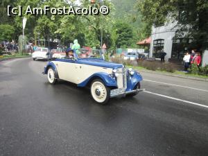 [P11] Decapotabila. Parada masinilor de epoca » foto by Michi
 - 
<span class="allrVoted glyphicon glyphicon-heart hidden" id="av980474"></span>
<a class="m-l-10 hidden" id="sv980474" onclick="voting_Foto_DelVot(,980474,14695)" role="button">șterge vot <span class="glyphicon glyphicon-remove"></span></a>
<a id="v9980474" class=" c-red"  onclick="voting_Foto_SetVot(980474)" role="button"><span class="glyphicon glyphicon-heart-empty"></span> <b>LIKE</b> = Votează poza</a> <img class="hidden"  id="f980474W9" src="/imagini/loader.gif" border="0" /><span class="AjErrMes hidden" id="e980474ErM"></span>